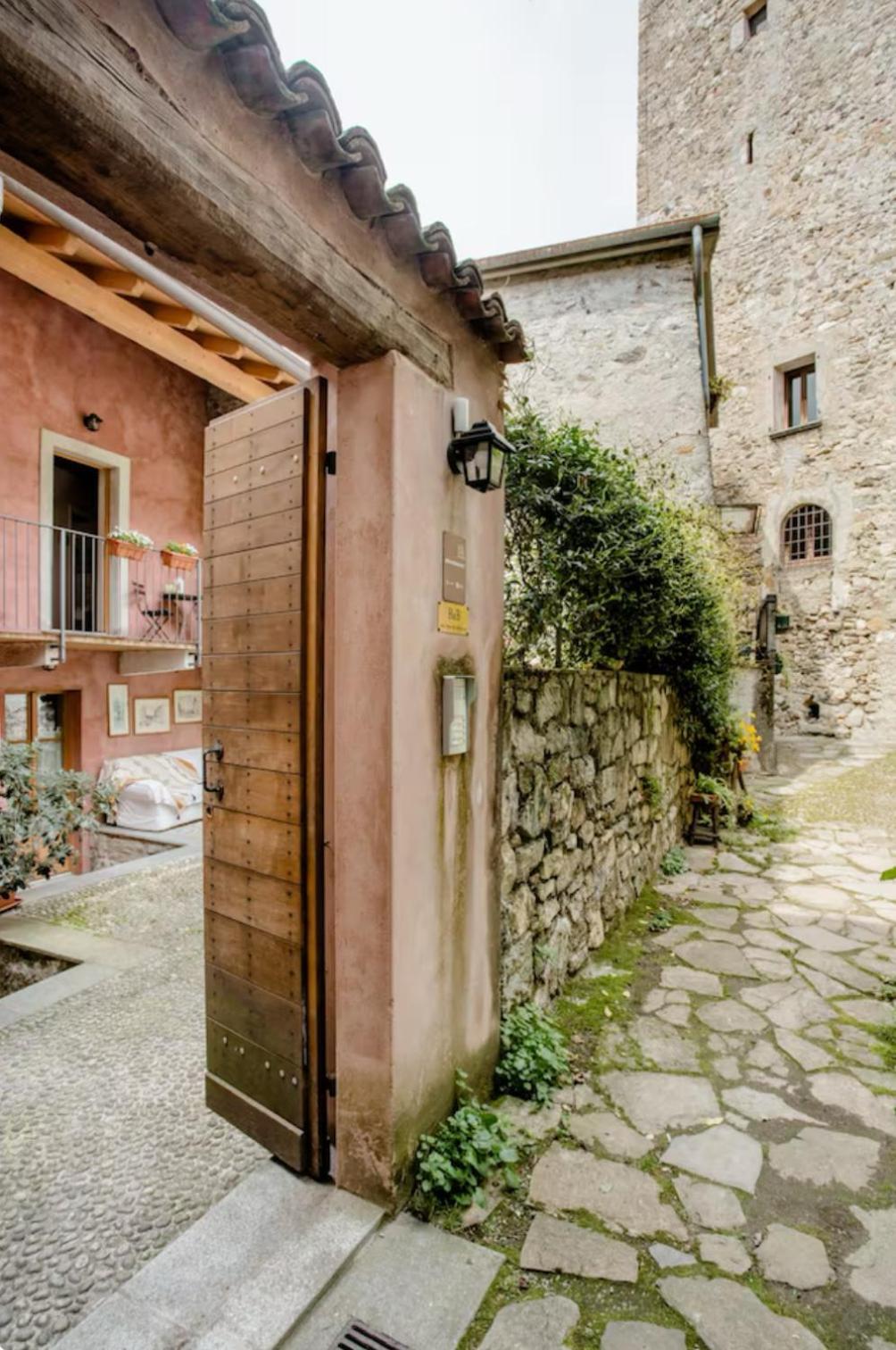 Alla Torre Del Barbarossa B&B Foresteria Mandello del Lario Exterior foto